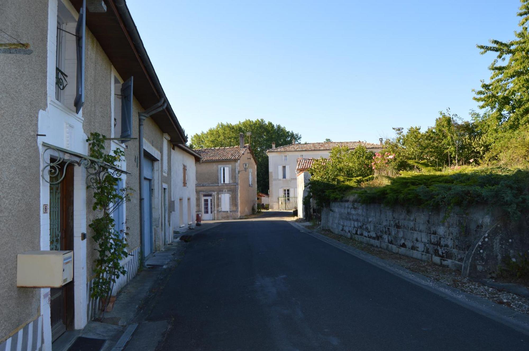 La Vieille Distillerie Le Tâtre Eksteriør bilde