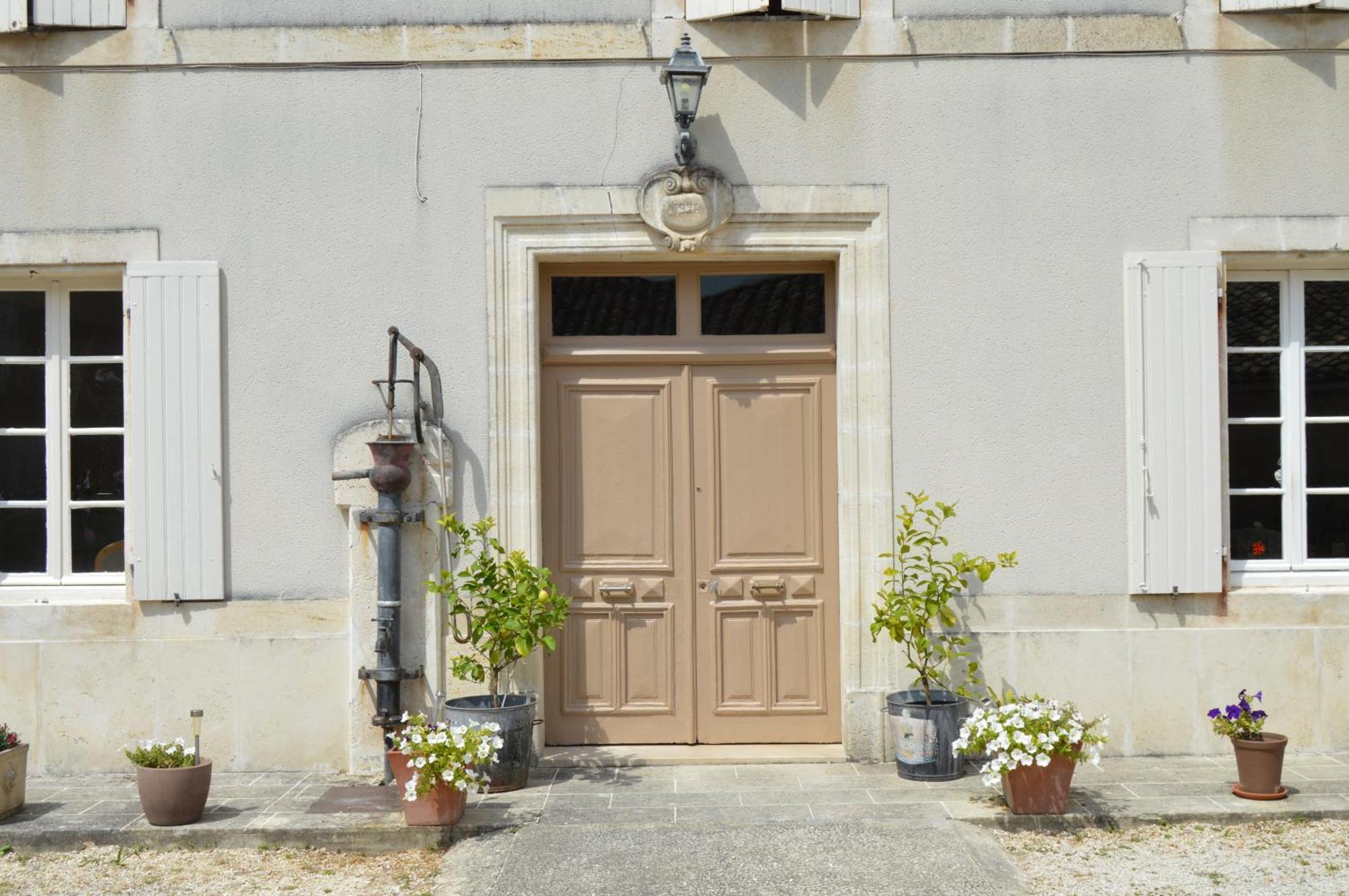 La Vieille Distillerie Le Tâtre Eksteriør bilde