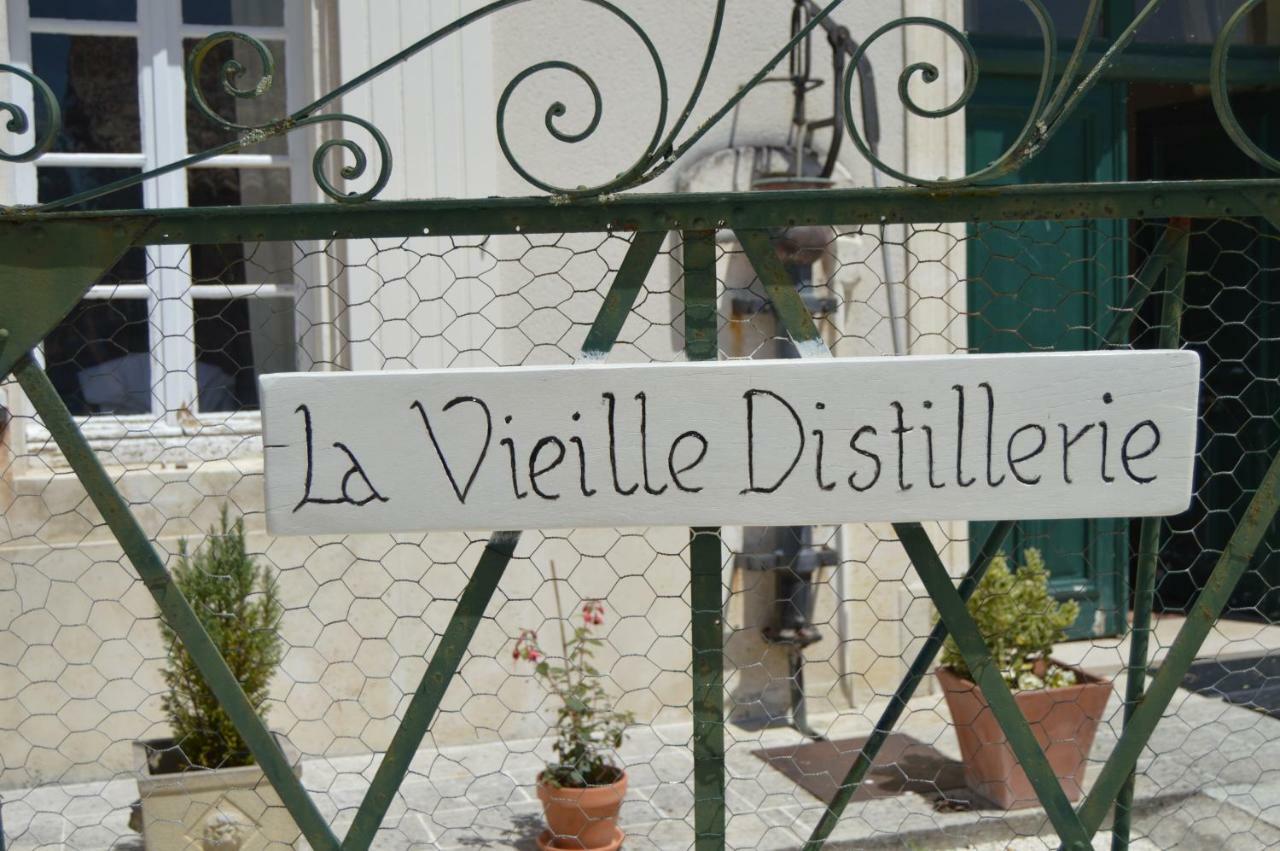 La Vieille Distillerie Le Tâtre Eksteriør bilde